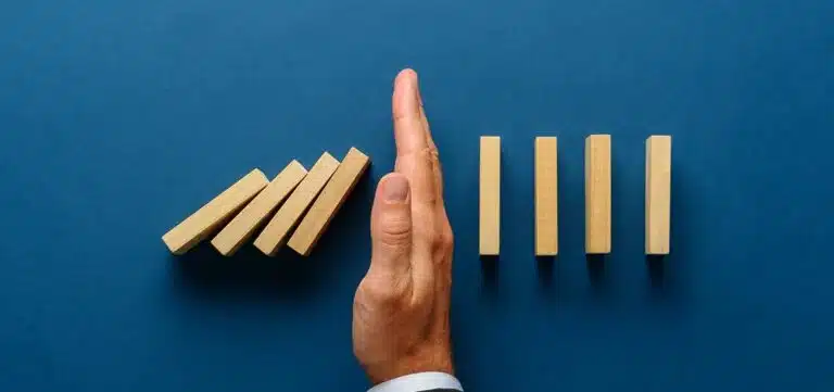 常見的 CRM 實施錯誤及如何避免：確保成功的關鍵指南